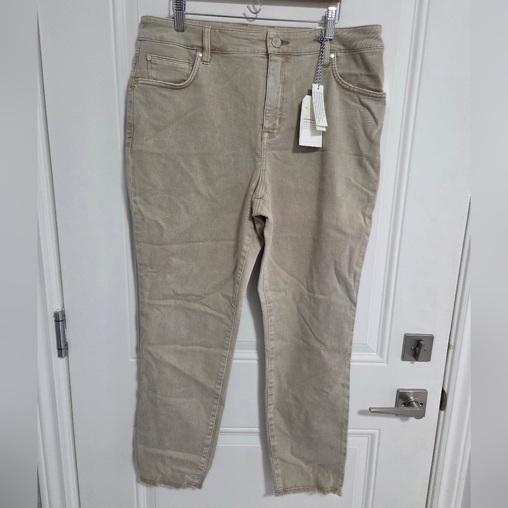 NWT - Tommy Bahama Women's Sea Glass High Rise Ankle Jeans - Size 14